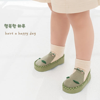 New Baby Anti Slip Walking Shoes for Infants and Toddlers Glued Anti Slip Floor Boat Socks Low Top Cartoon Leather Sole Socks